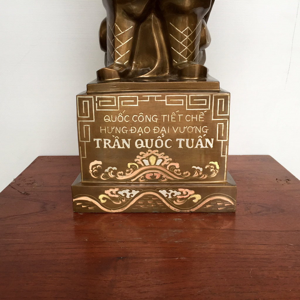 tượng trần quốc tuấn khảm tam khí